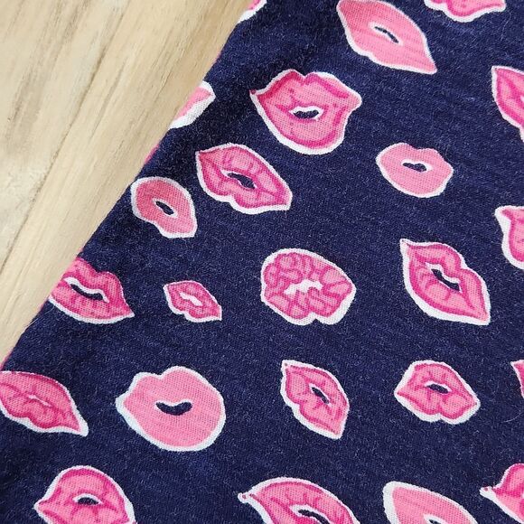 🔸️Lilly Pulitzer Blue & Pink Hart Lips Sleeveless Top Small - Picture 7 of 12